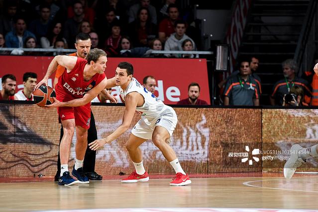 欧冠大神：鹏哥解球10连红 琛茹、小盼哥24中22（欧冠高手：鹏哥十连红，琛茹与小盼哥24中22）