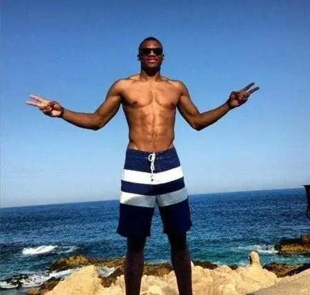 是否考虑过让凯恩休息？图赫尔：我知道他在冬天会有假期（图赫尔谈凯恩轮休：冬季他将获得假期）