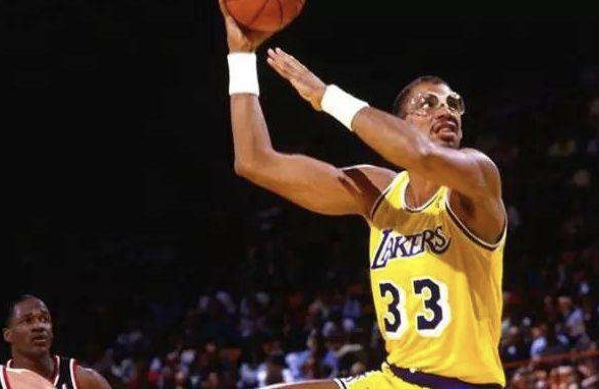 ATP总决赛四强出3席！阿卡年终第一+小组头名，穆塞蒂终结16连败（ATP总决赛三席四强诞生：阿卡锁定年终第一兼小组第一，穆塞蒂终结16连败）