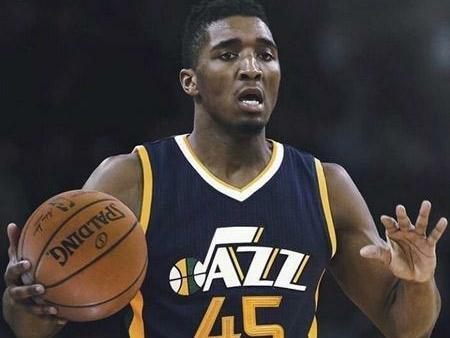 篮球篮网球员连续三场命中关键投篮（篮网球员连续三战命中关键球）