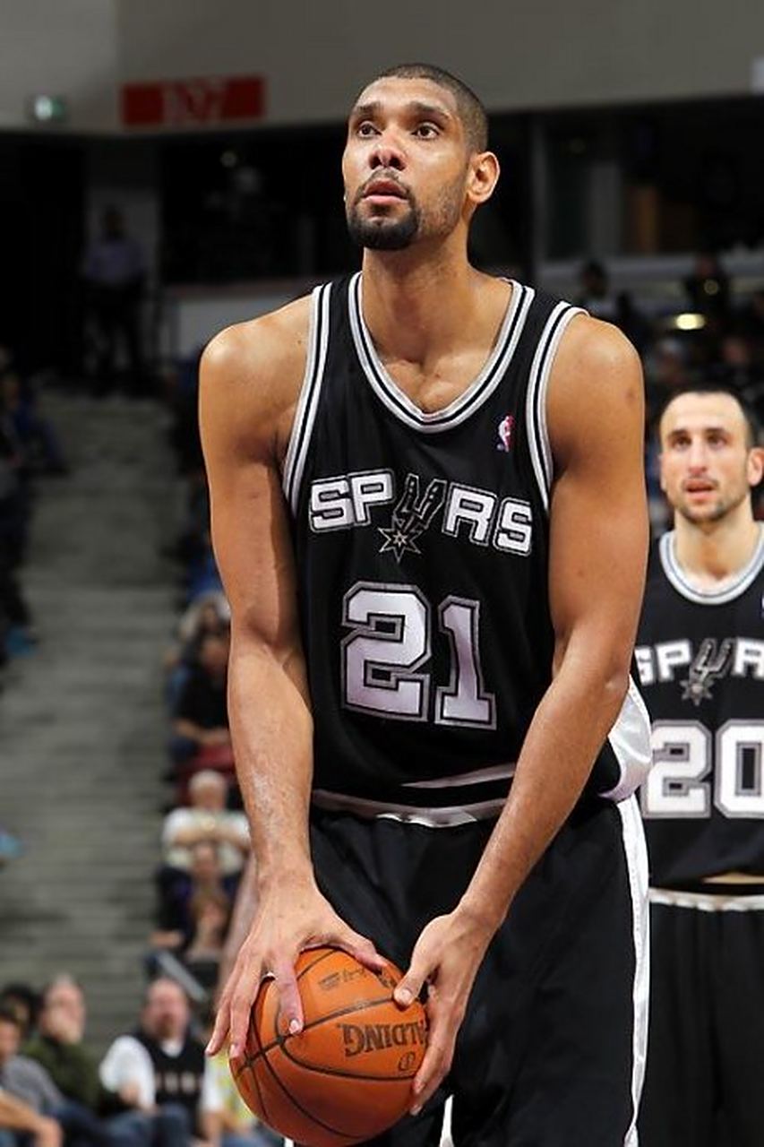 NBA交易市场动态：湖人完成签约,（NBA交易快讯：湖人官宣完成签约）