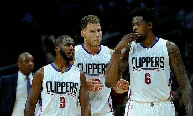 埃及主帅力挺暴怒发声的萨拉赫！向斯洛特传递明确信号（埃及主帅公开声援萨拉赫强硬发声 向斯洛特释放清晰信号）