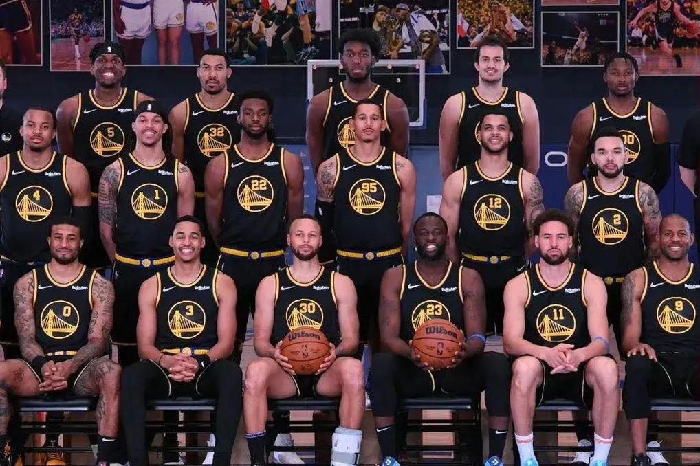 媒体人：北京国安要解散是假消息，想要帮助国安的人有很多（媒体人辟谣：北京国安解散传言不实，愿助国安者众多）