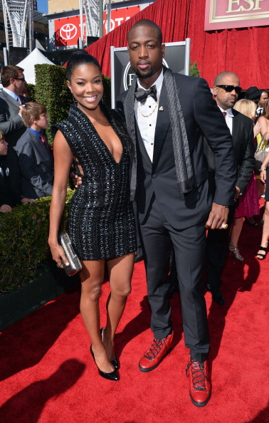 亚冠前瞻：海港PK首尔盼摆脱垫底 国安迎出线生死战（亚冠看点：海港对决首尔求翻身，国安生死一战争出线）