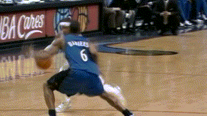 为何胡明轩投篮像“拧麻花”？ 胡明轩投篮因整体发力卡顿（胡明轩投篮像在拧麻花？症结是整体发力不连贯）