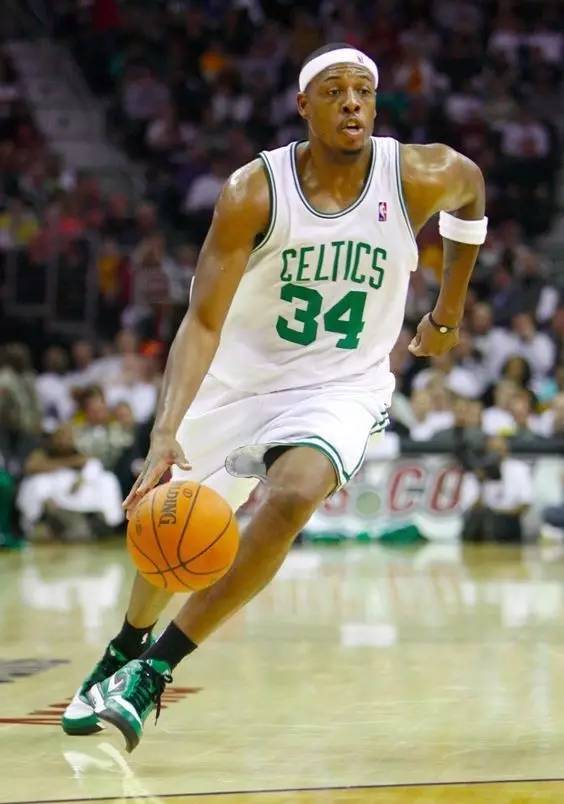 NBA精彩回放：湖人绝杀凯尔特人,（NBA经典瞬间：湖人压哨击败凯尔特人）