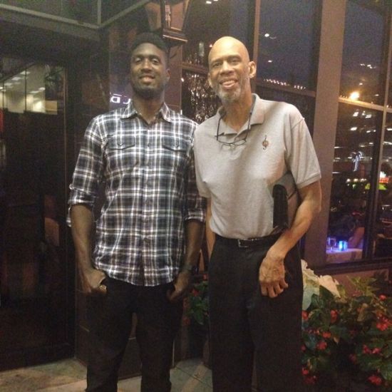 9次扑救力保零封，弗莱肯当选曼城vs勒沃库森全场最佳（狂揽9次扑救零封，弗莱肯加冕曼城对勒沃库森全场最佳）