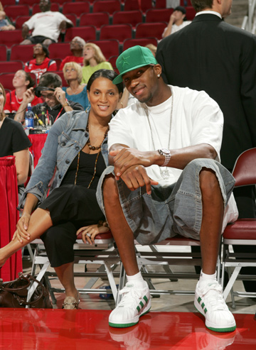 瑞天空：米兰已与阿利松团队展开接触，利物浦明夏愿放他离队（瑞天空：米兰已接洽阿利松团队，利物浦愿在明夏放人）