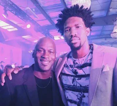 佩德里时隔1各月再为巴萨登场，送出28次传球，3次过人成功（佩德里时隔一月复出为巴萨出战，完成28次传球与3次成功过人）